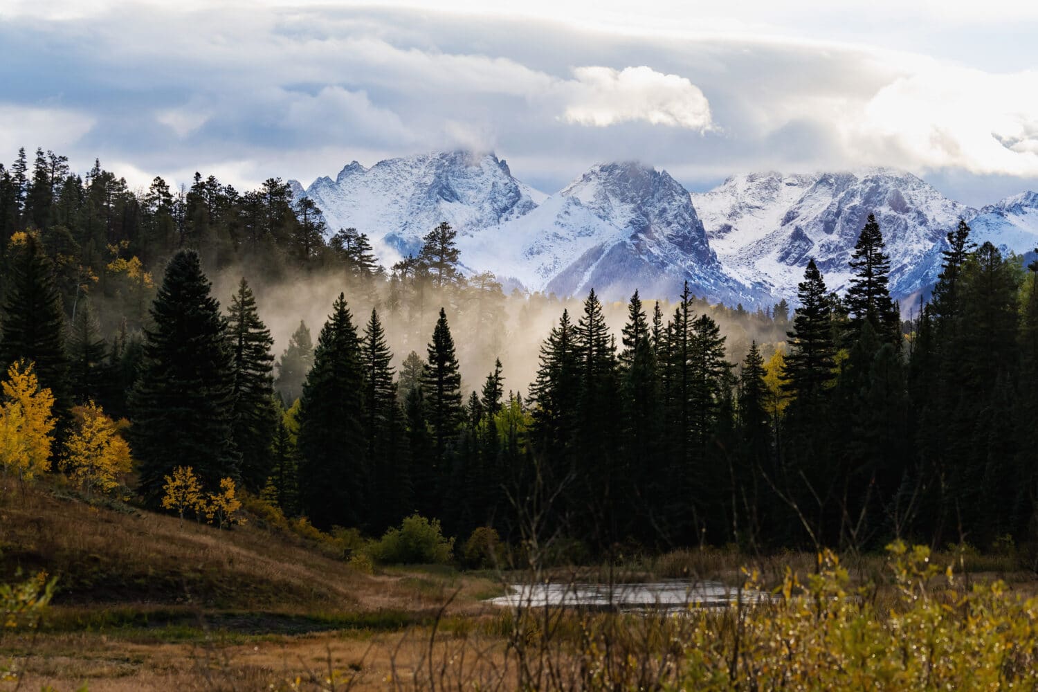 fall colors with mountains