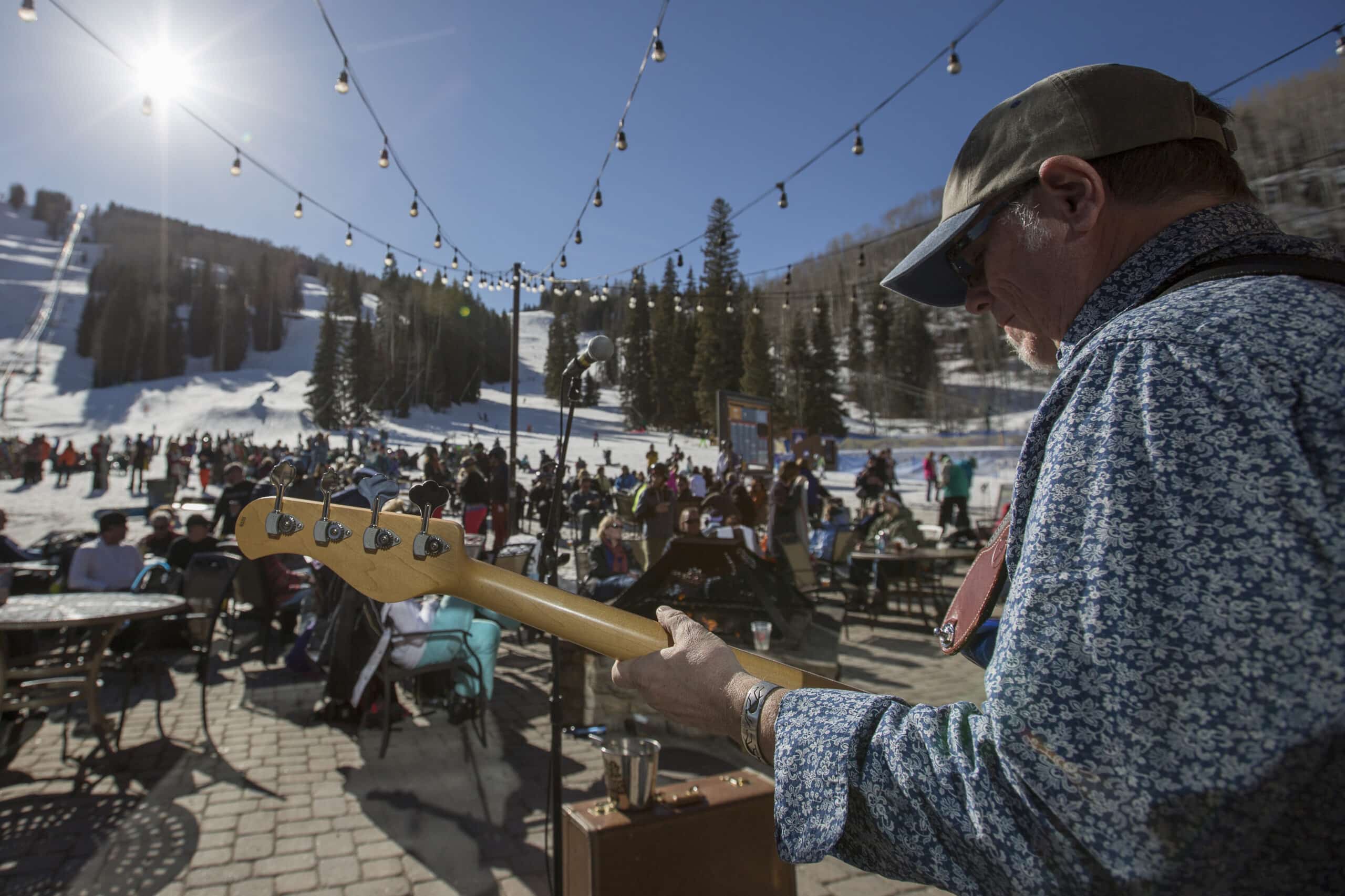 Live music at Purgy's on a sunny day