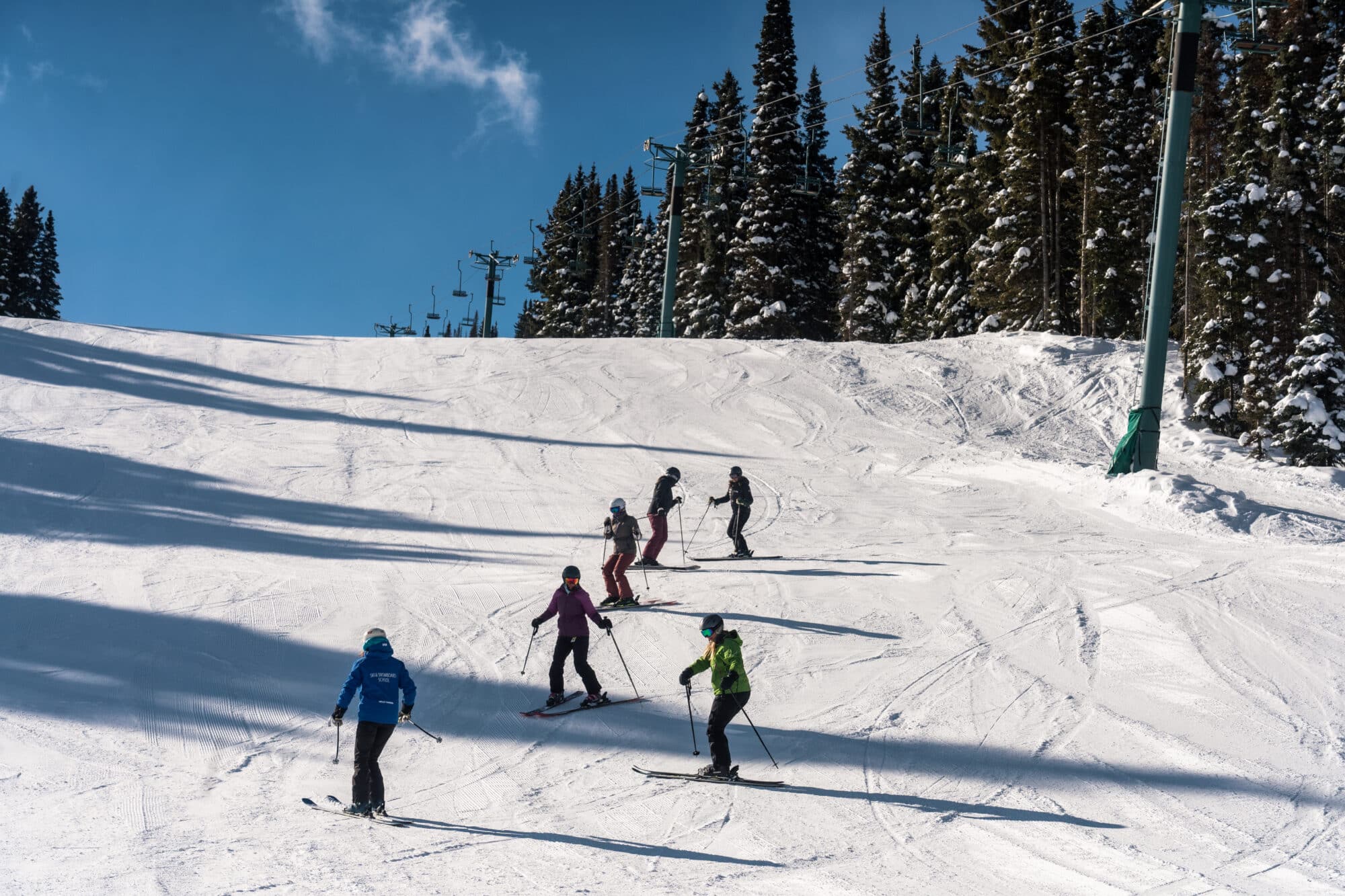 Adult ski clinic practices edge control