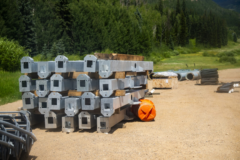 Delivery of tower crossarms for Gelande lift