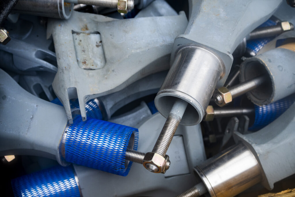 Chairlift grips for the Gelande lift