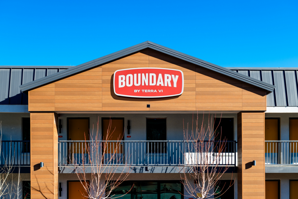 Read more: Boundary By Terra VI – 2 Queens – 1